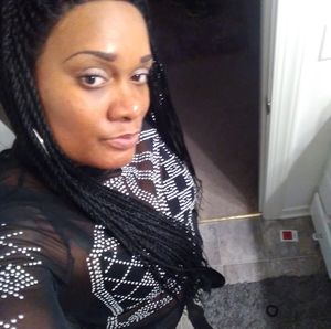 Meet your Posher, Deedee